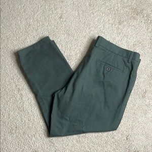 Amazon Essentials Men's Green Chinos